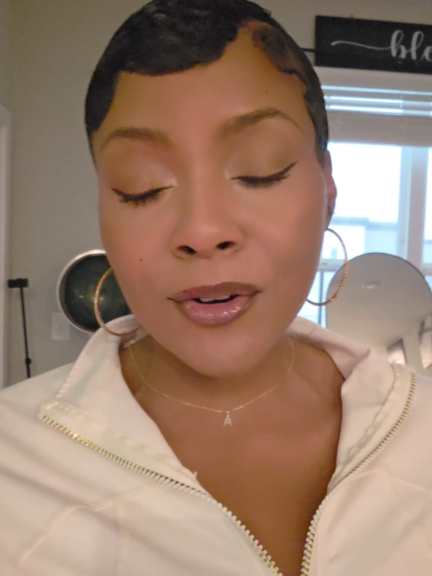 @AprilBeeQueen