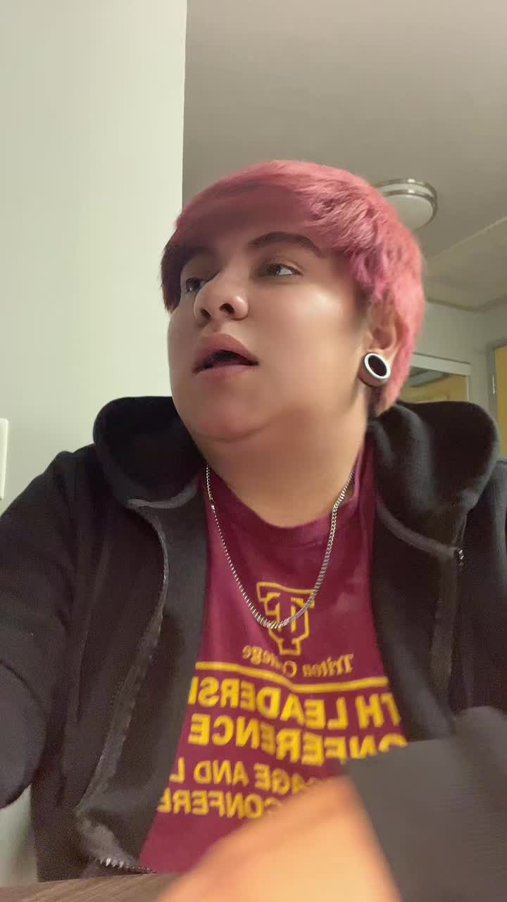 @Esmeralda Alonso 🏳️&zwj;🌈♌️