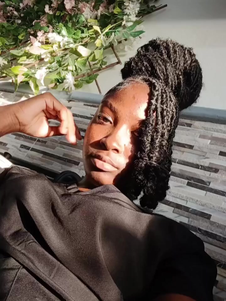 @𝓑𝓤𝓑𝓑𝓛𝓔𝓢🎀