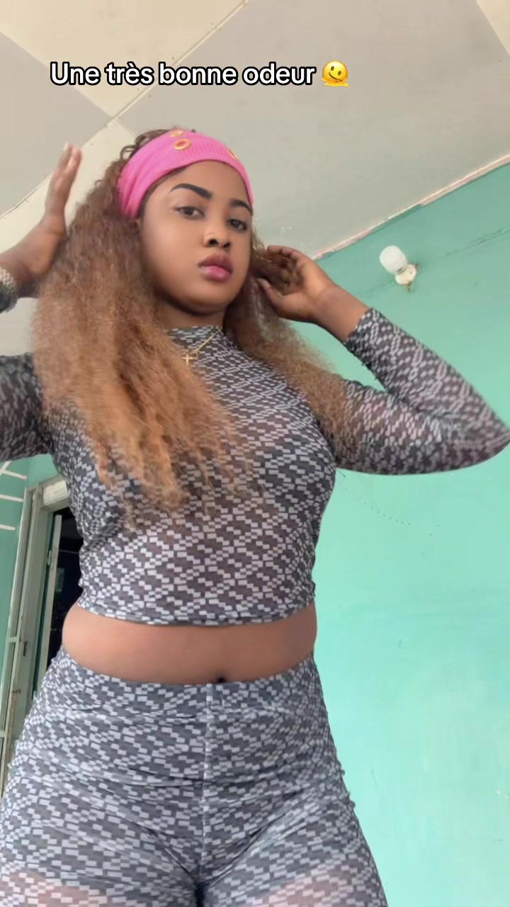 @LyLy beau yeux 📸🍓🇧🇫