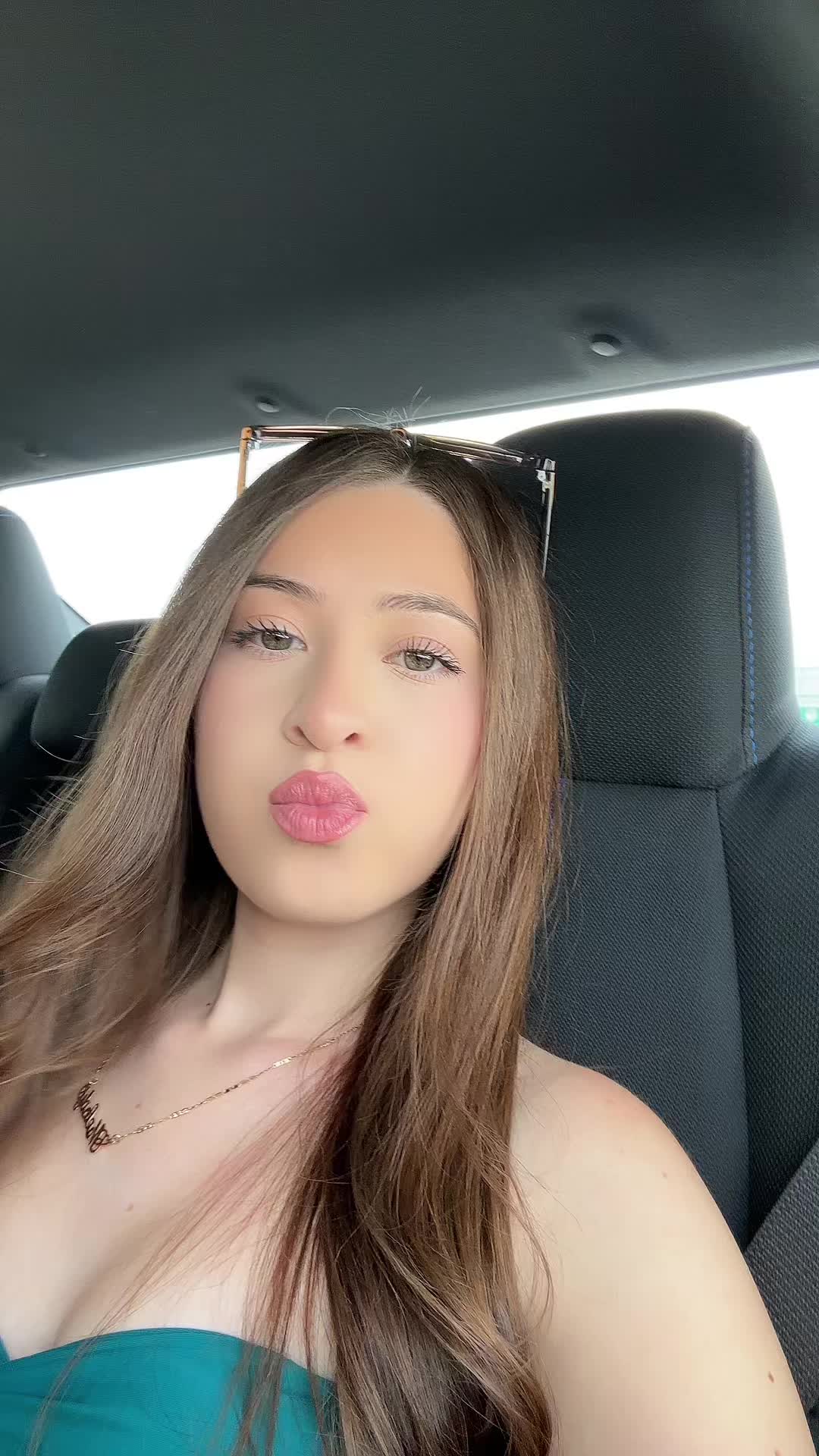 @𝒎𝒆𝒍𝒐𝒅𝒚🌷
