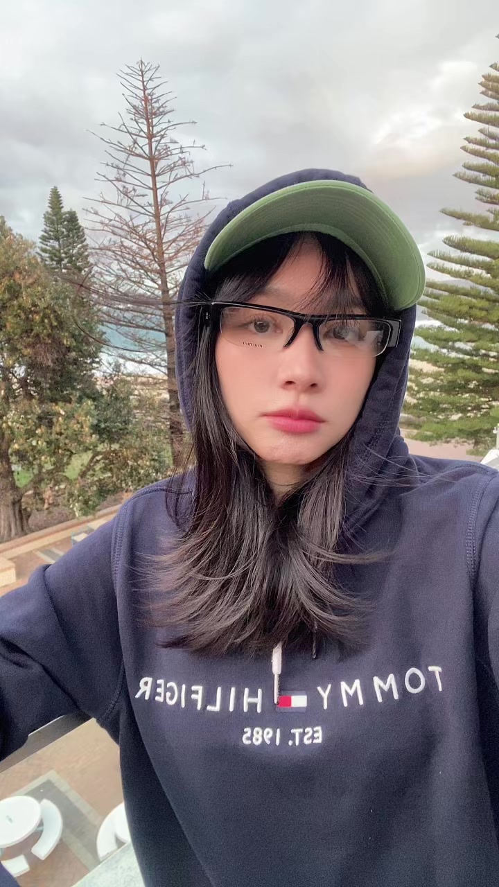 @Khunfour