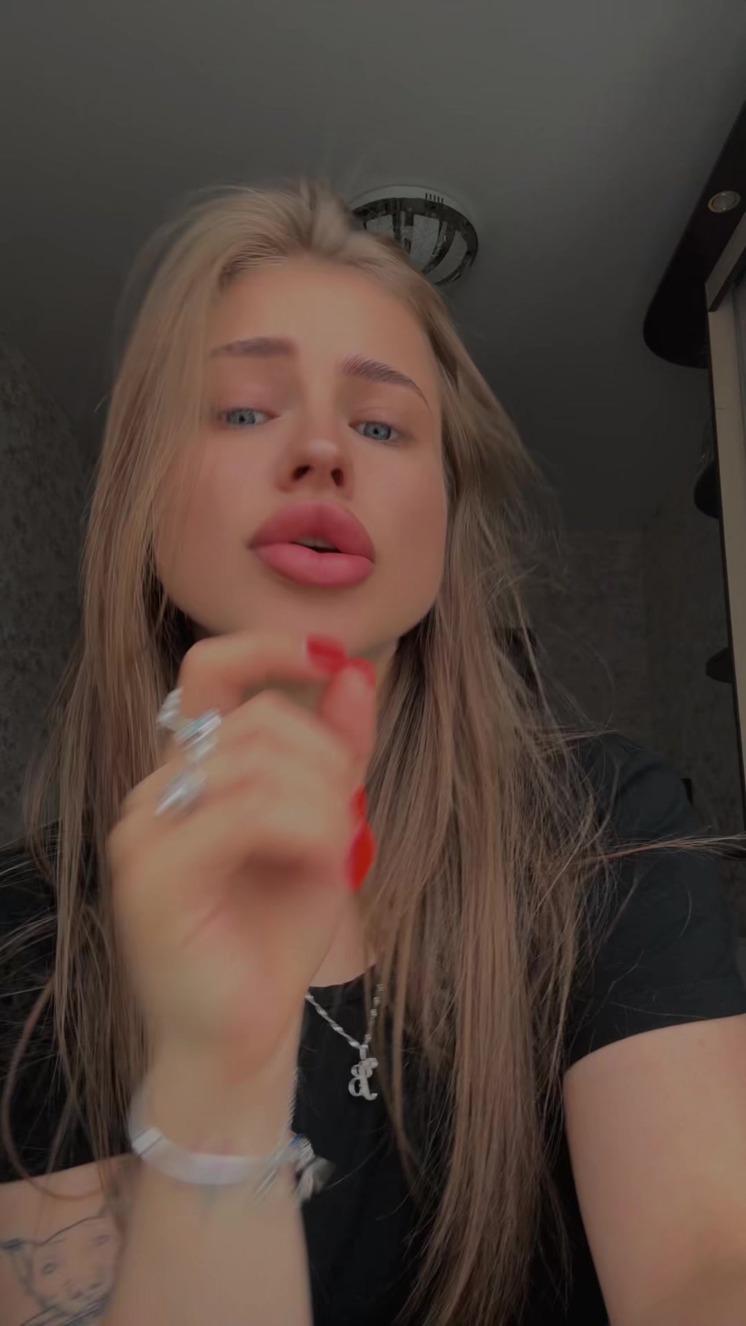 @v.iktoriaaaa