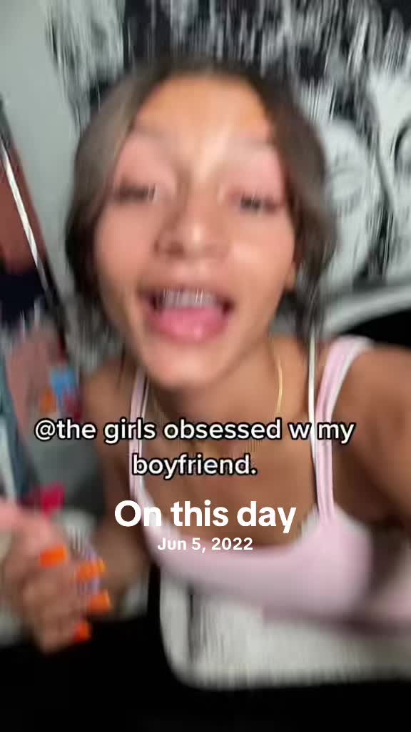 @urlocalhotweirdo