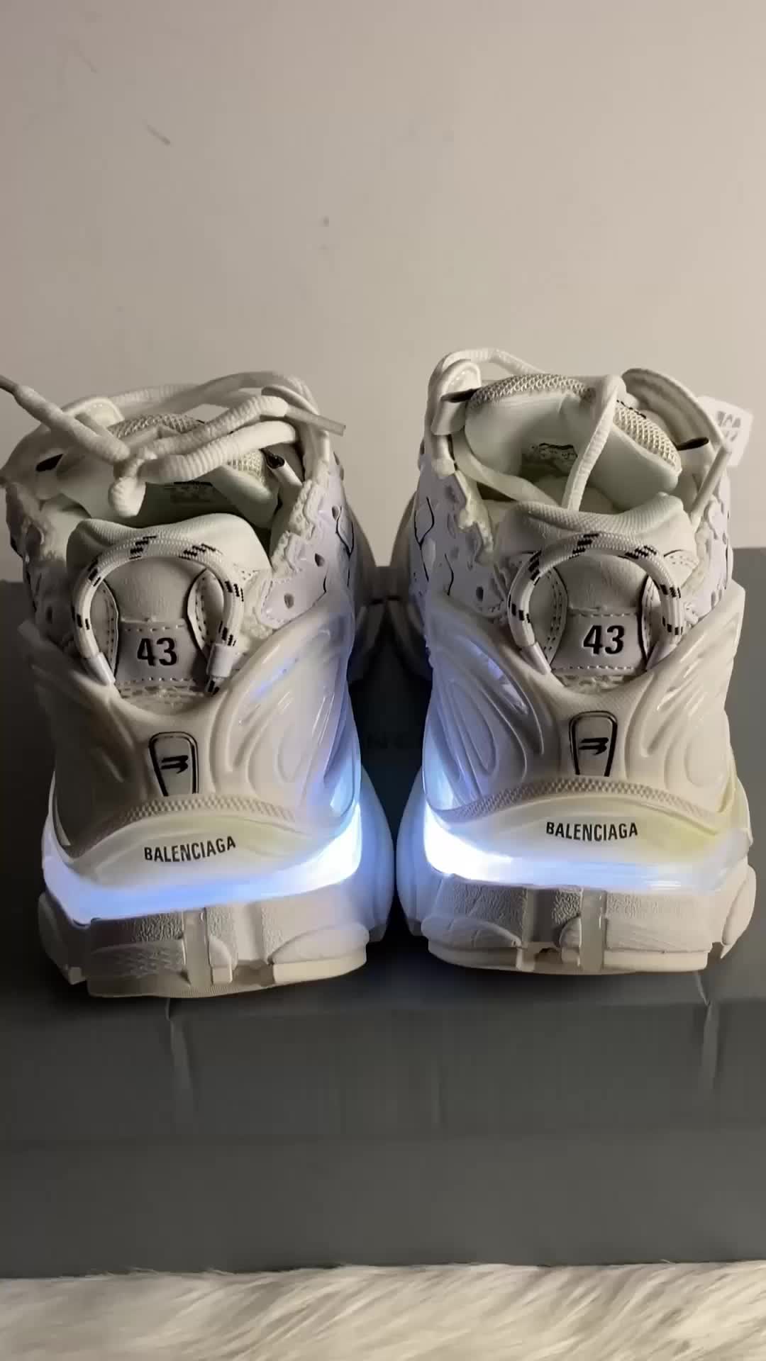@WBC Shoes Daily