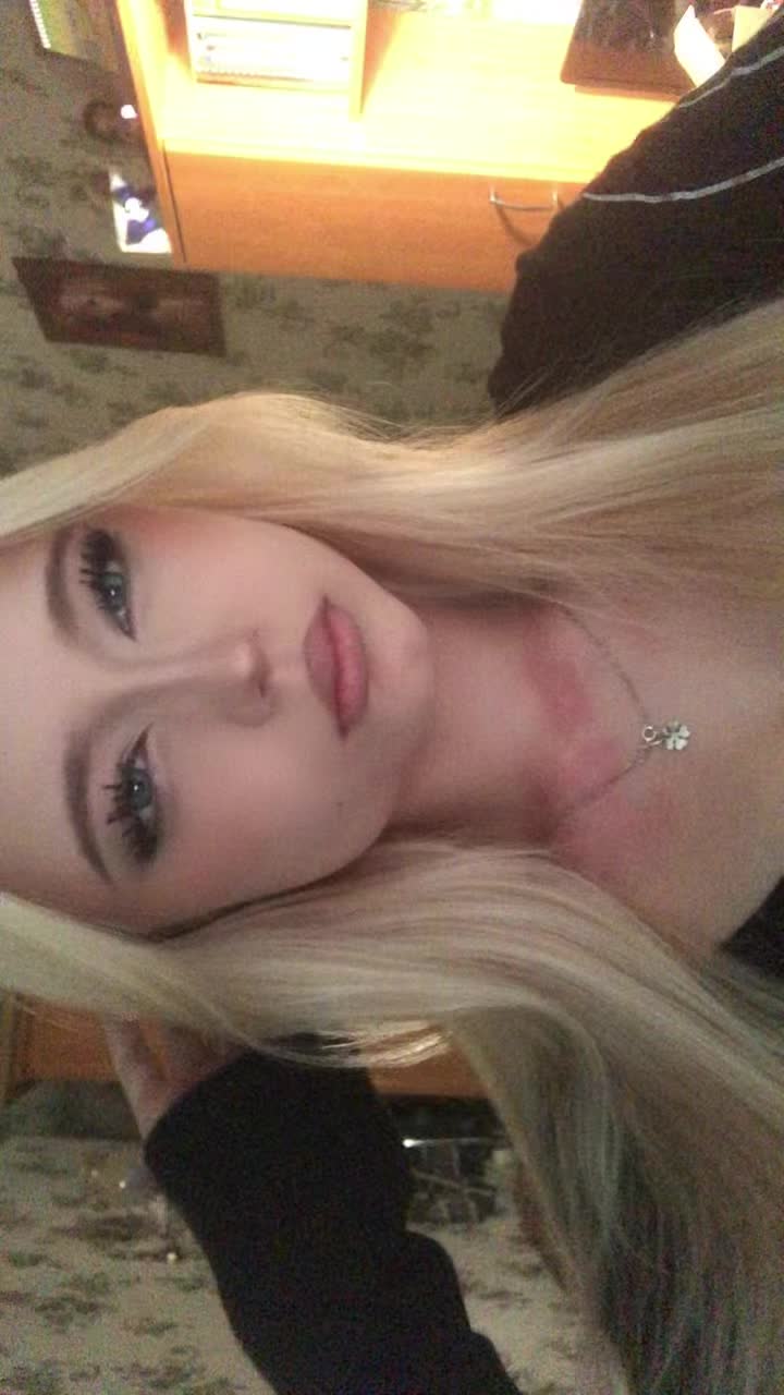 @аняяя