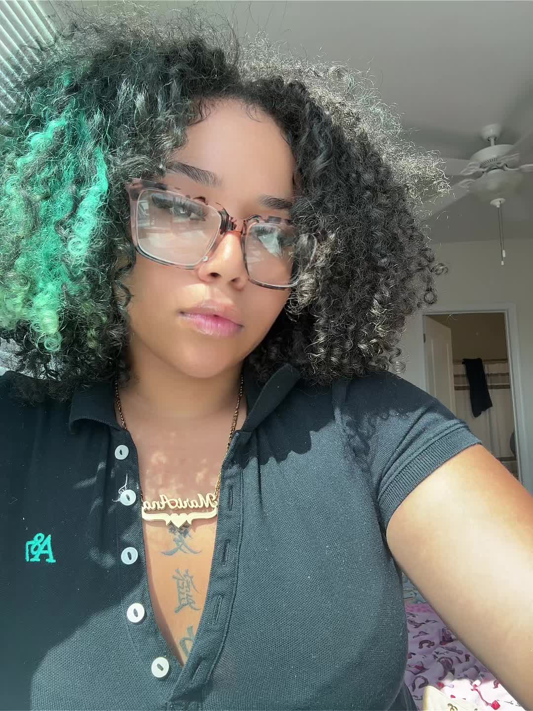 @1tealhairedgirll