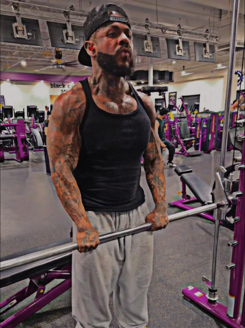 @LuckyGunz