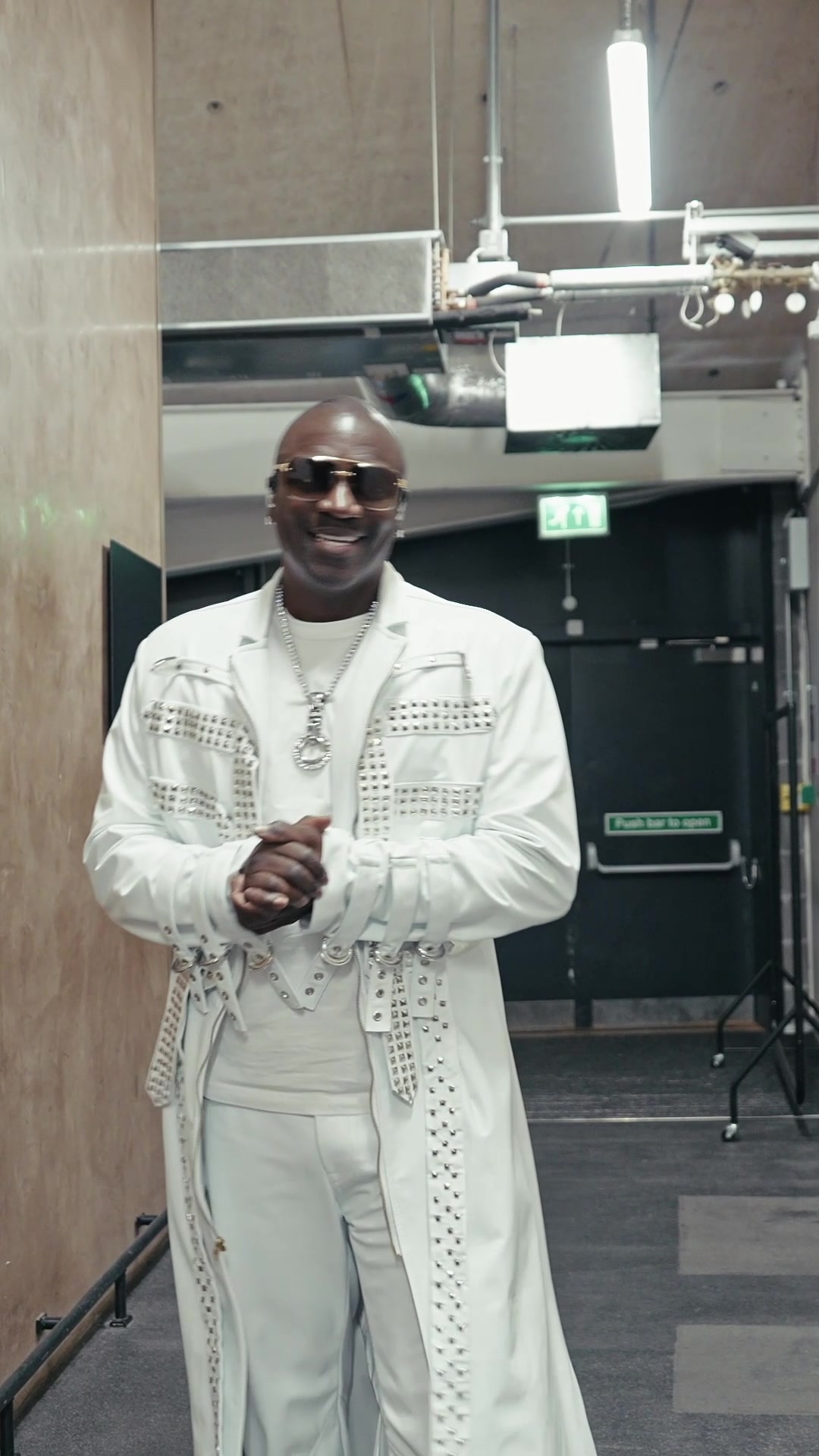 @AKON