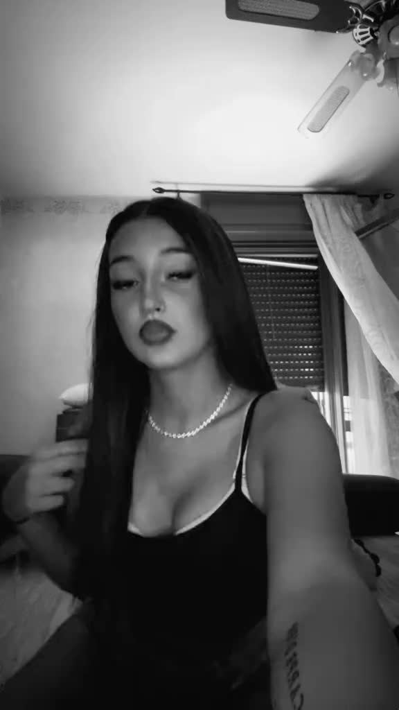 @𝑬𝒗𝒂👩🏽&zwj;🦱