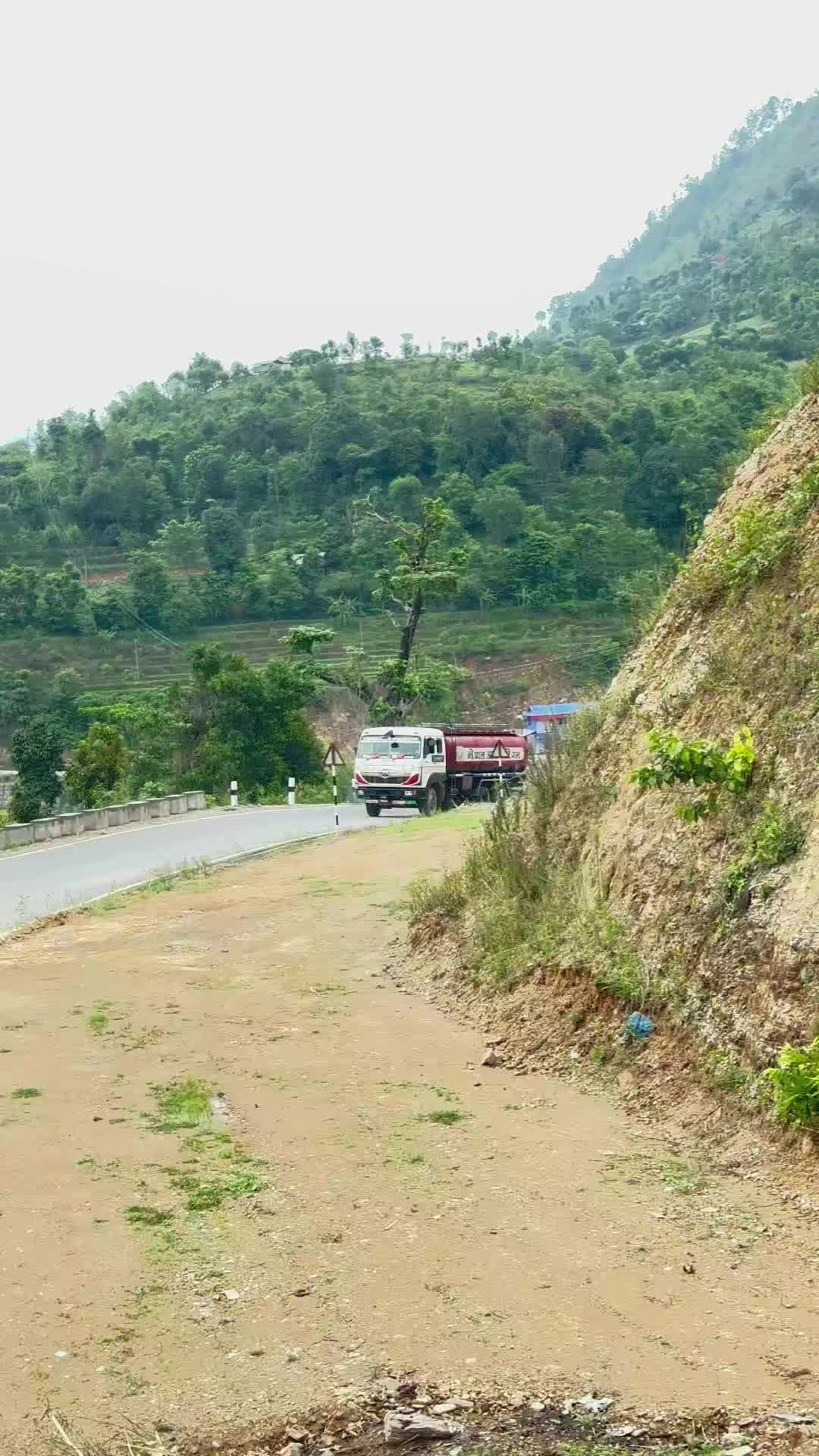 @मोहन खड्का
