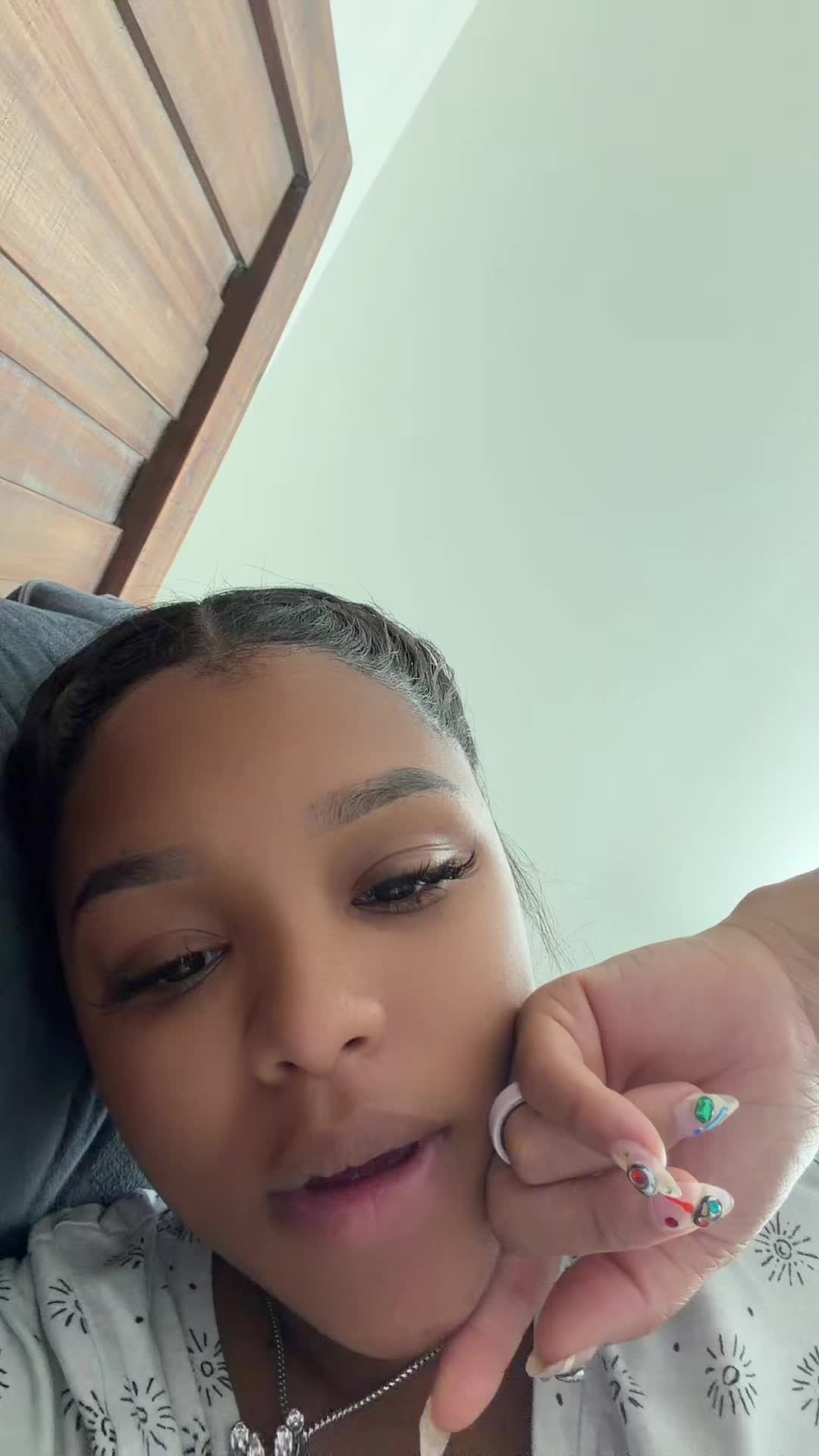 @mrsracqel