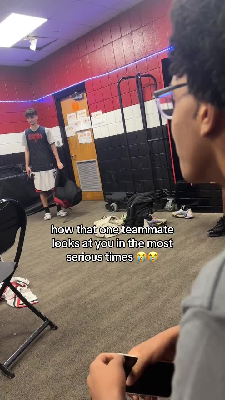 @macneer_