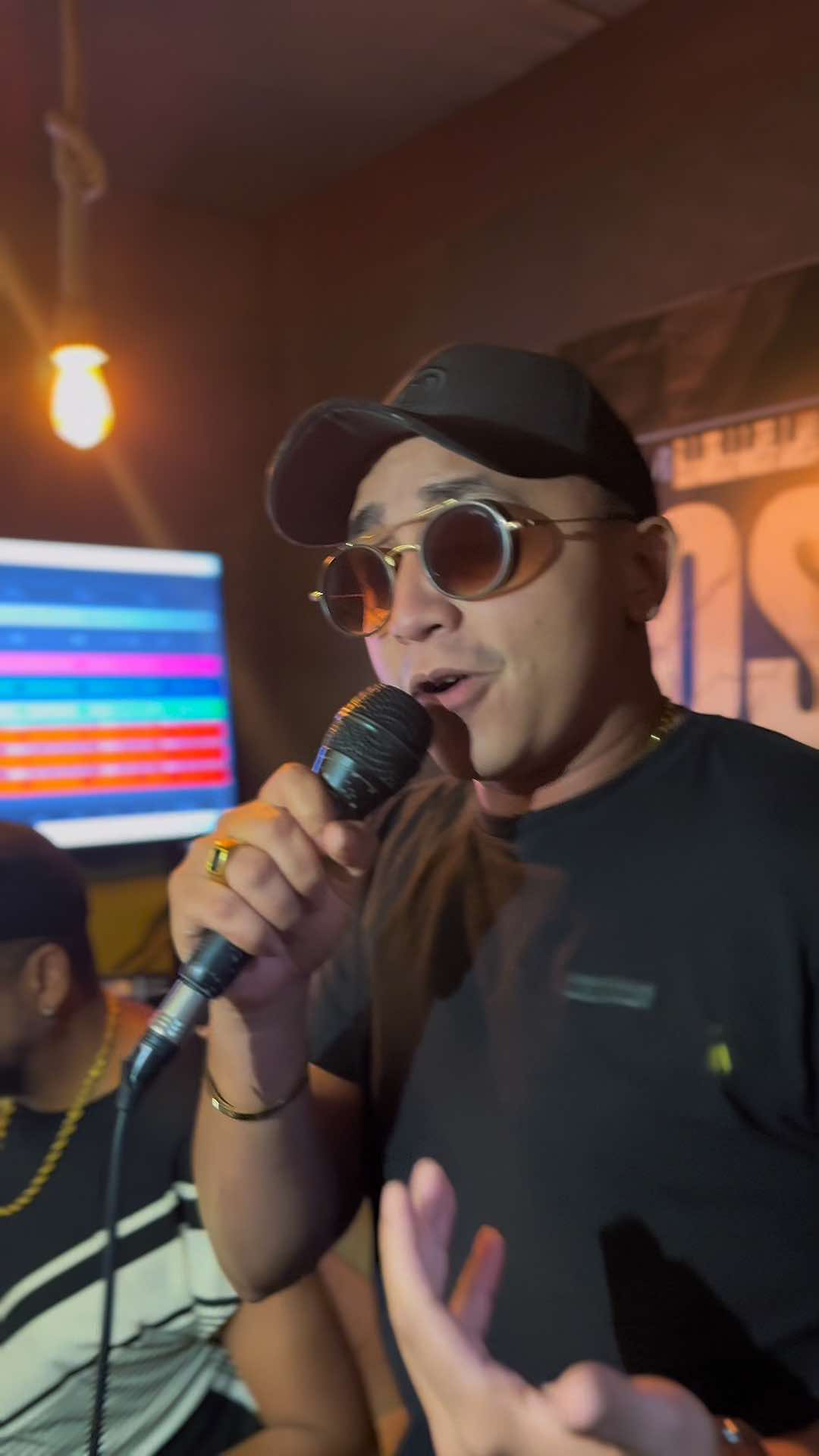 @Santiago🎤