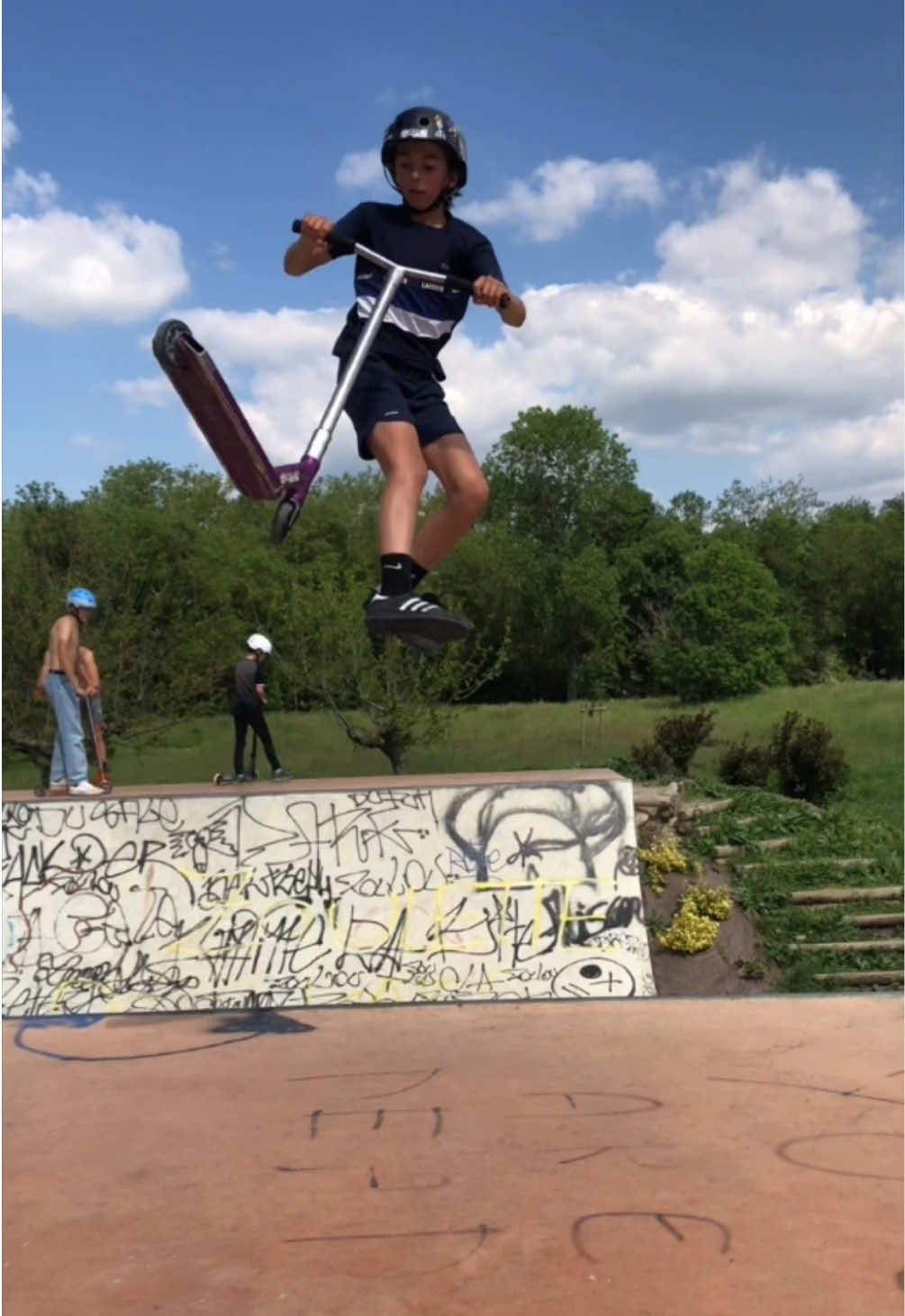 @LEVIVY