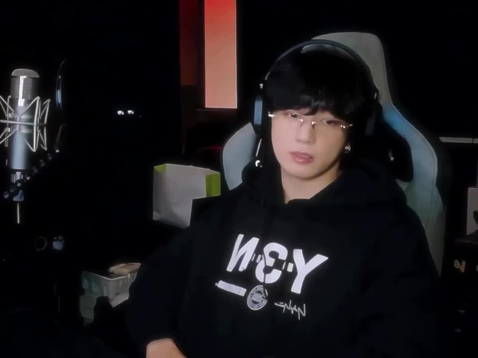 @monlvr⁷