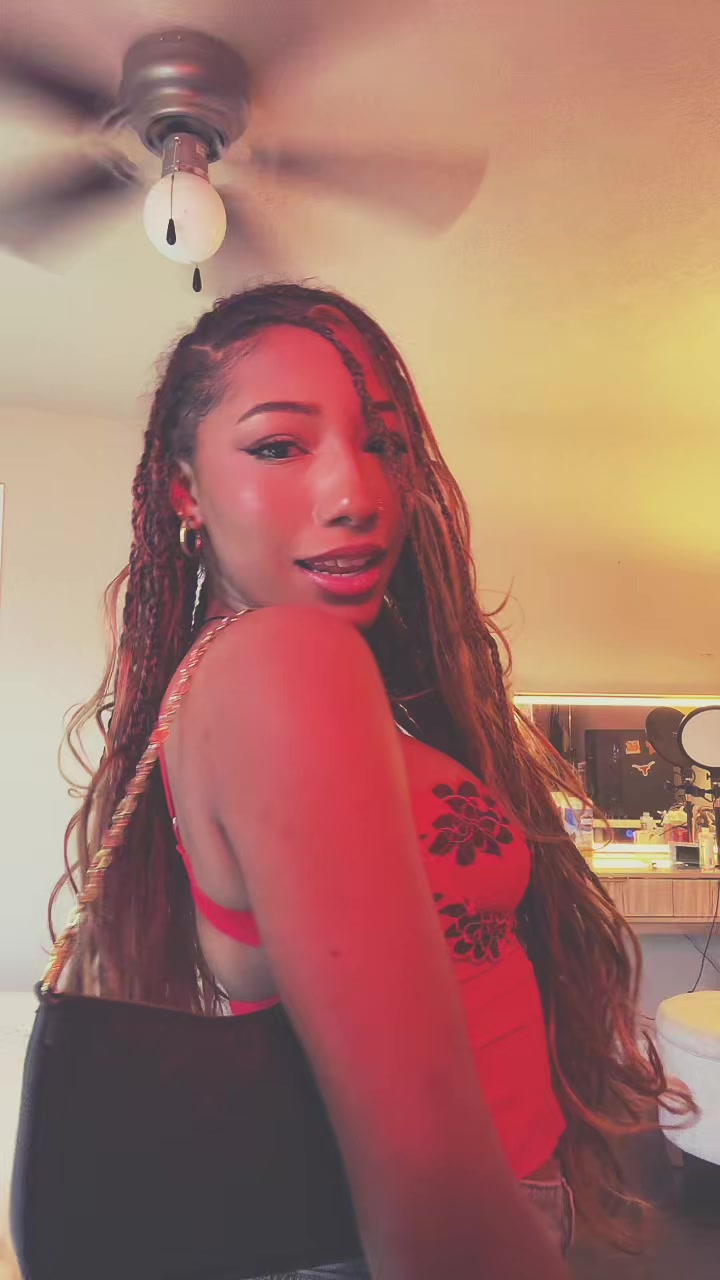 @Jaycee🌺