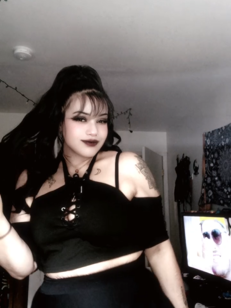 @hella_vibez1979