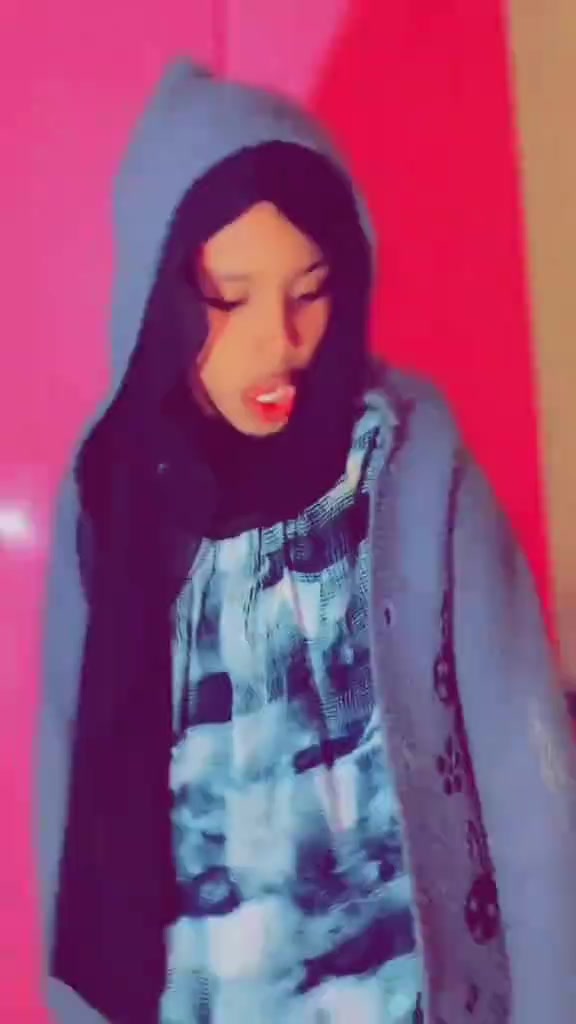 @Ninkii Afarta Boqol Wexeyay😎