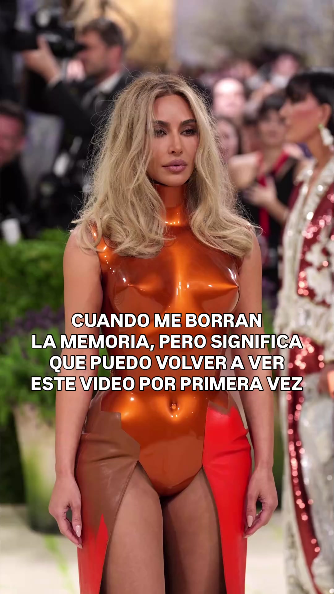 @E! NOW LATINO