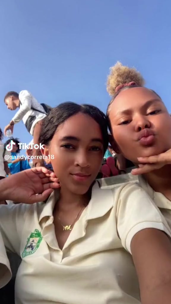 @Its me🤍 Larissa