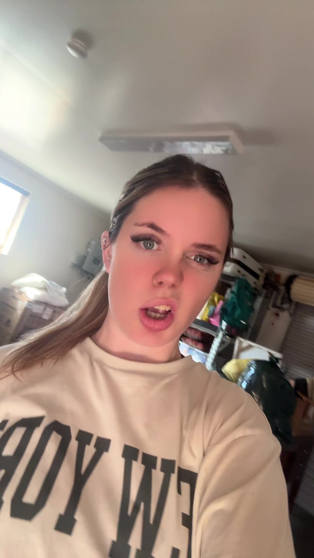 @Em𑣲