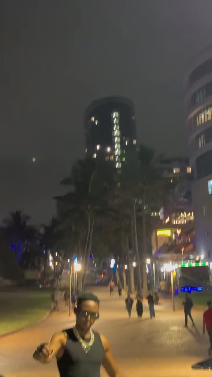 @MONDO🧑🦲