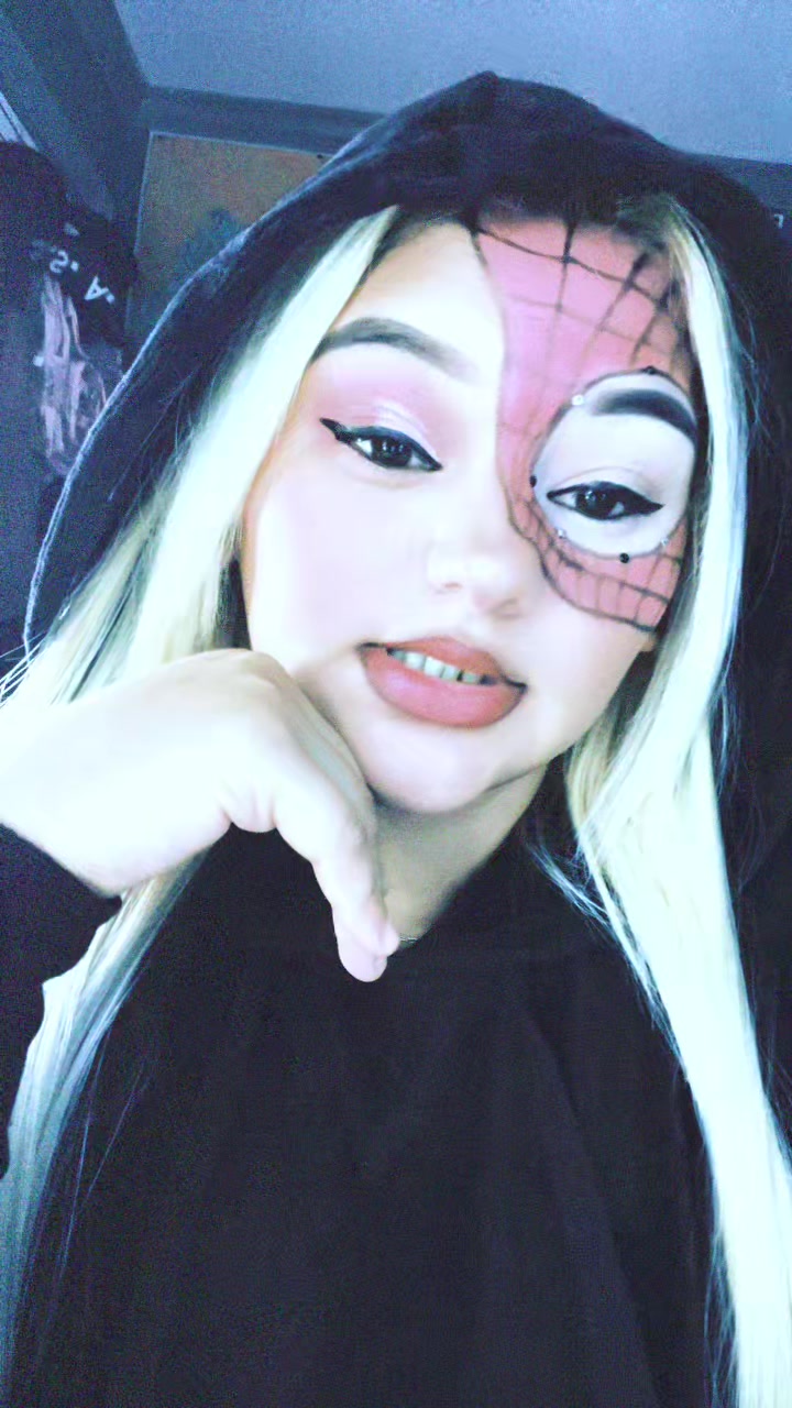 @️Fläqüïtä🖤