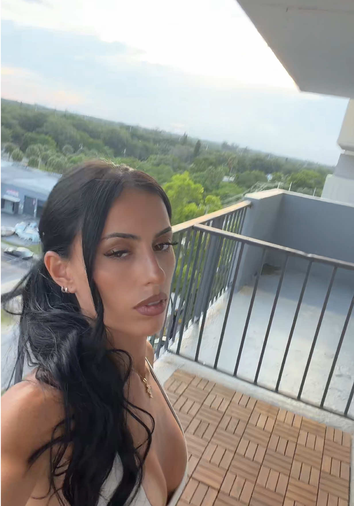 @latinakoukla