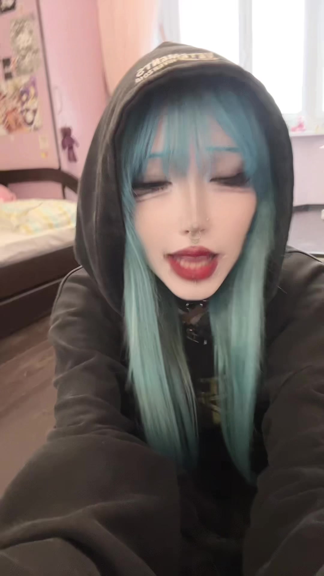 @килл семпай ￢o(￣-￣ﾒ)