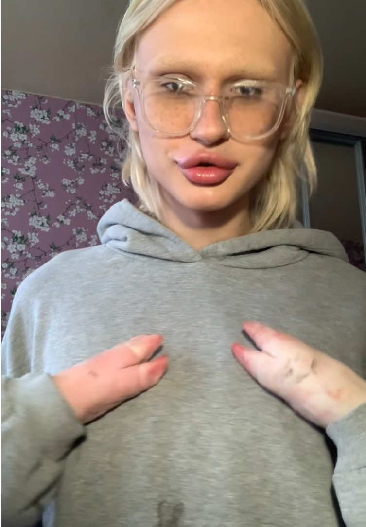@Саша хыс