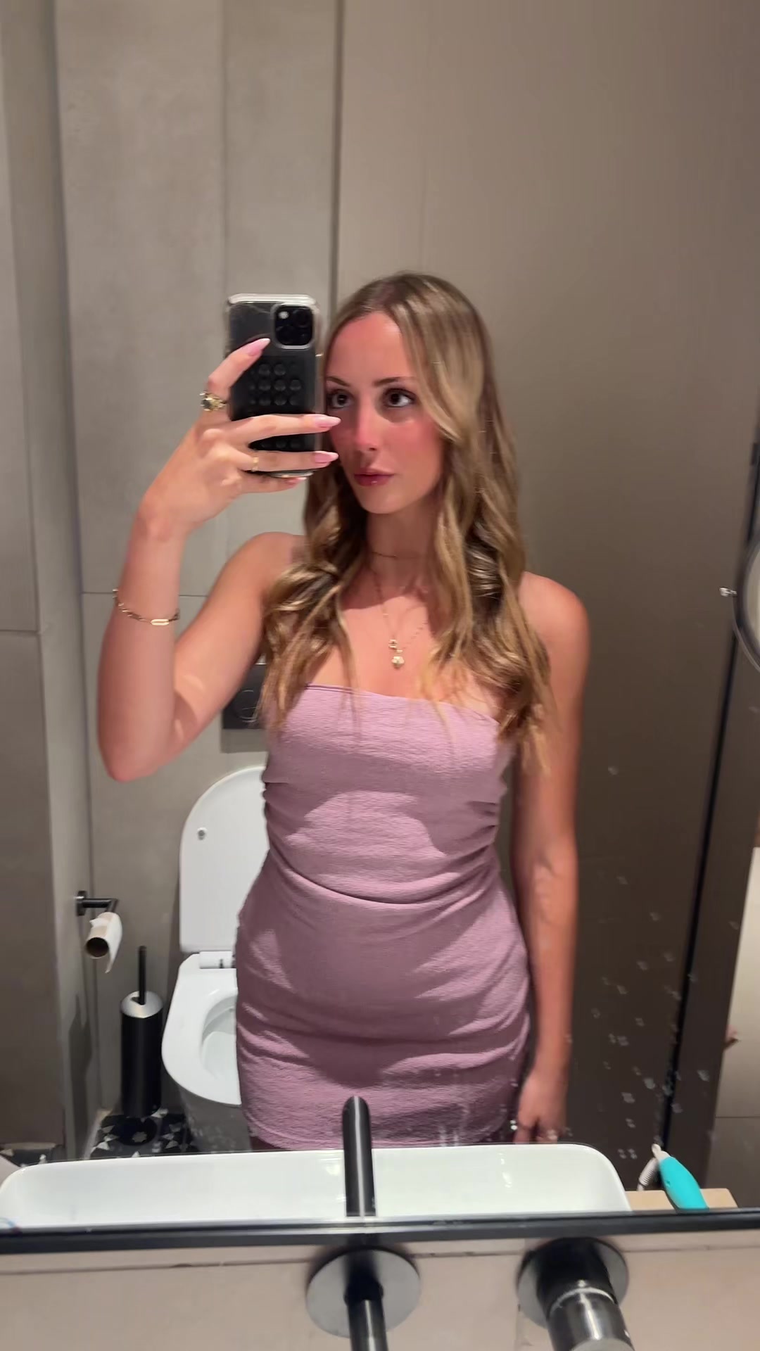 @N I N A