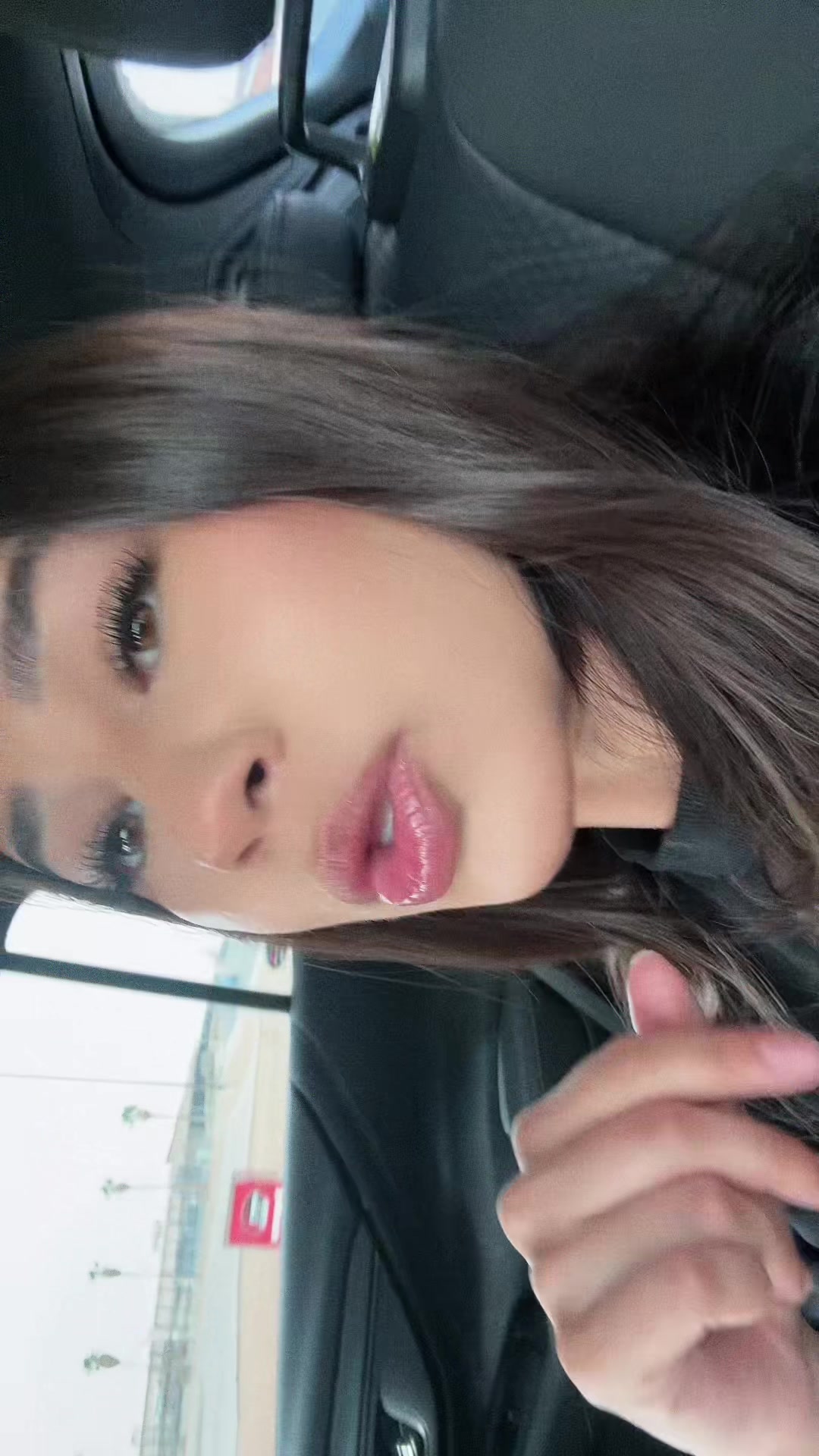 @anaika ✨