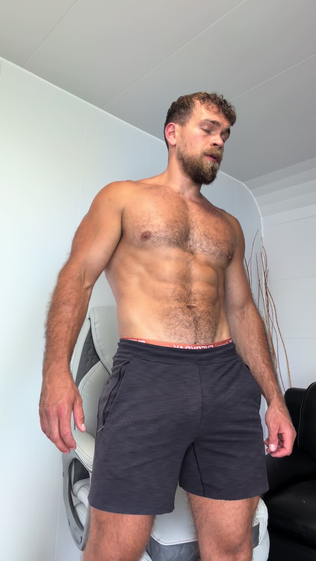 @Officialfinch93