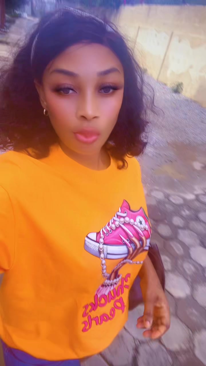 @Prettychocolate🦋