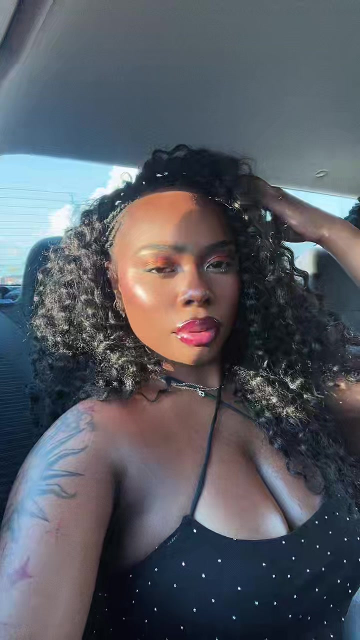 @Ammoni Khamille 🫧🌷🦋💕