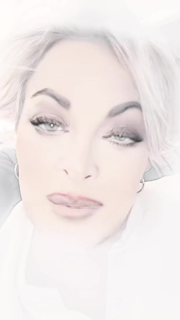 @Pepper_Lynne