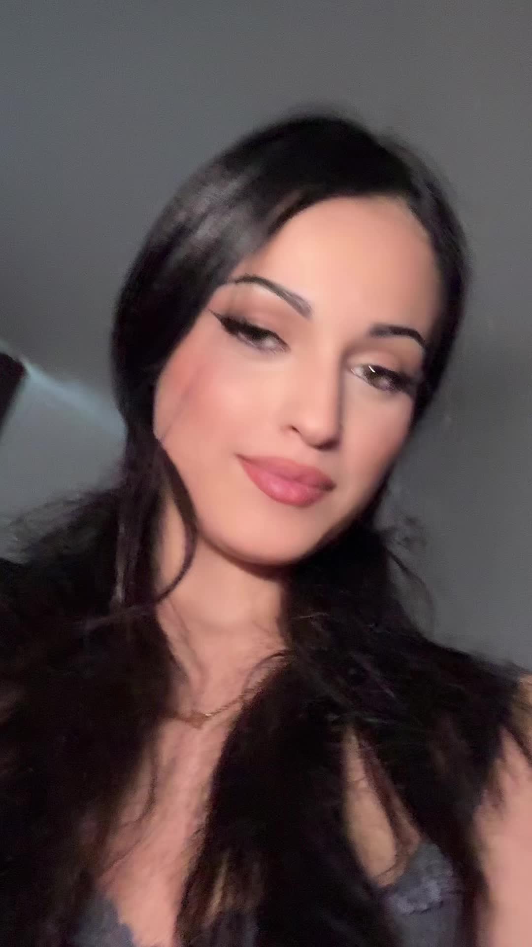 @Demi