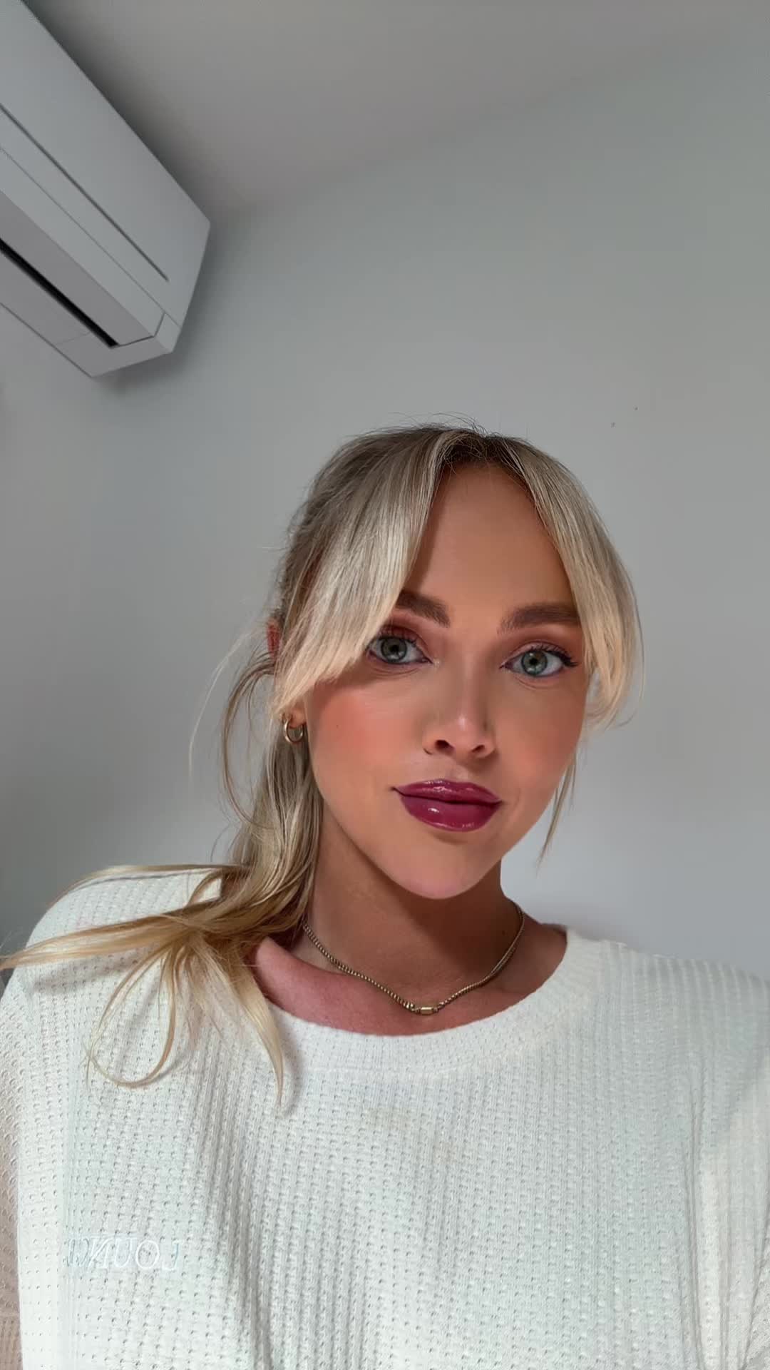 @annieknight28