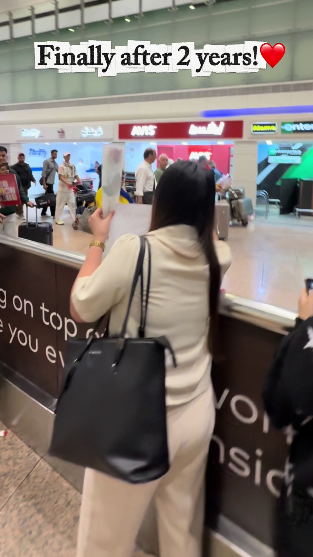 @DubaiWithChrisza