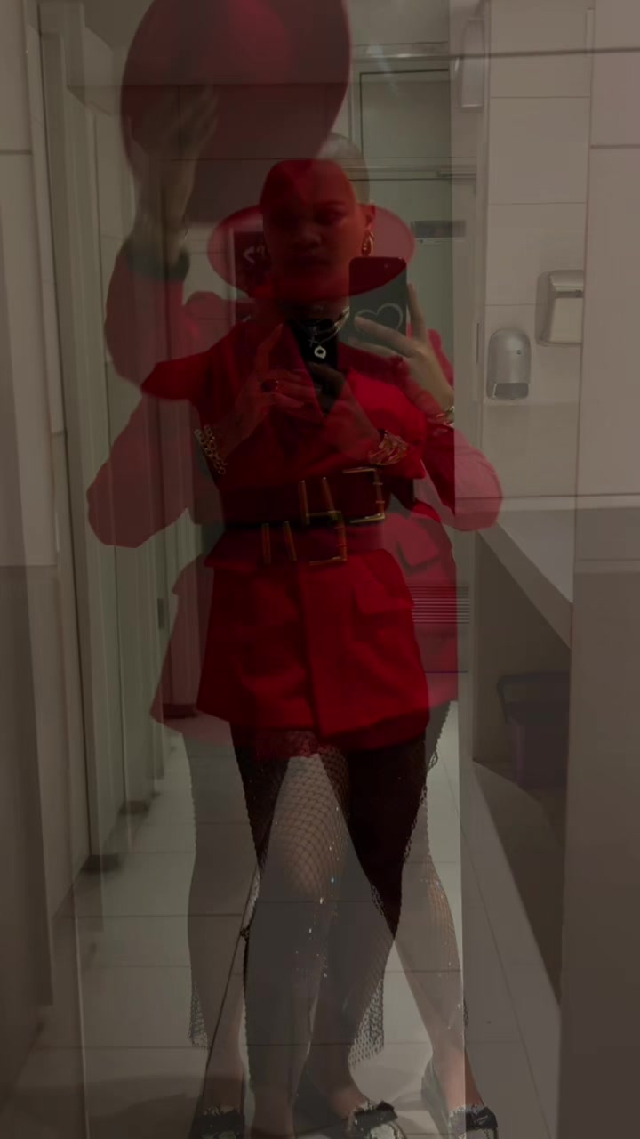 @Just_E
