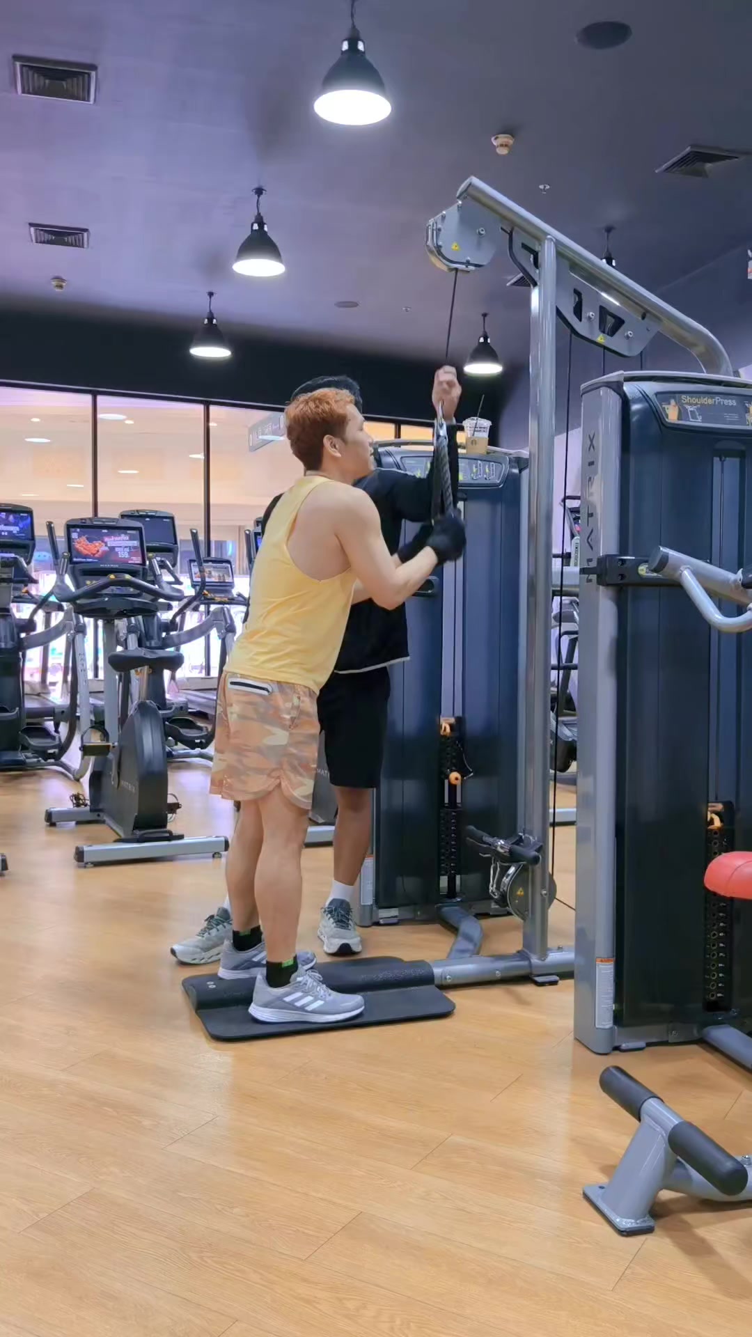 @อสูรน้อย ในตะเกียงแก้ว