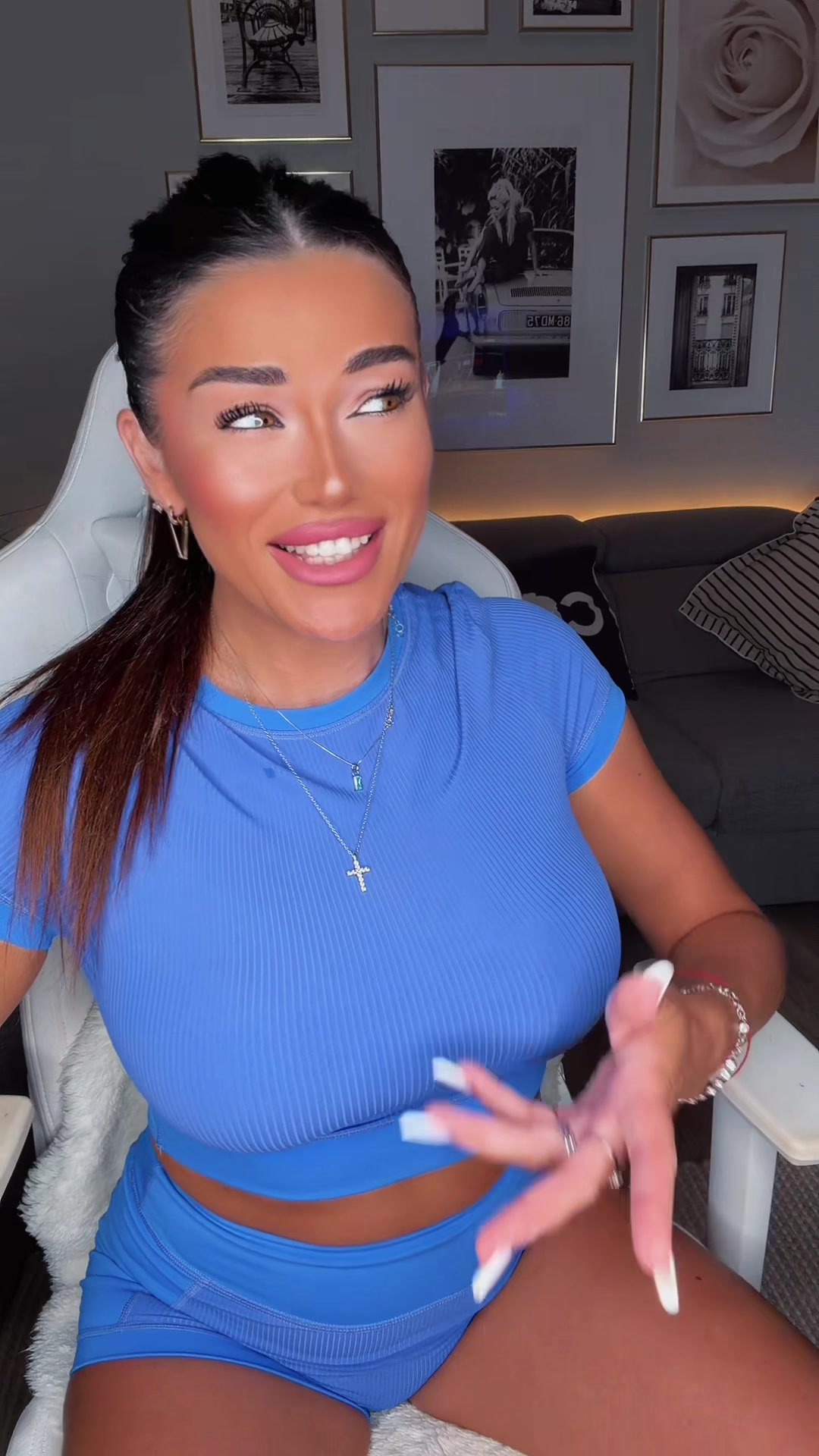 @Valentina