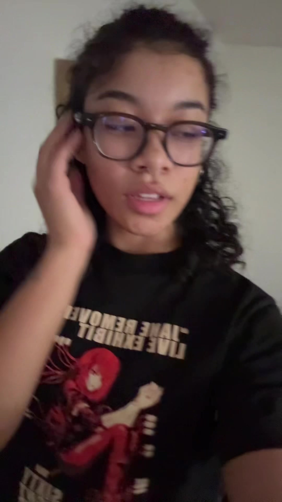 @:3