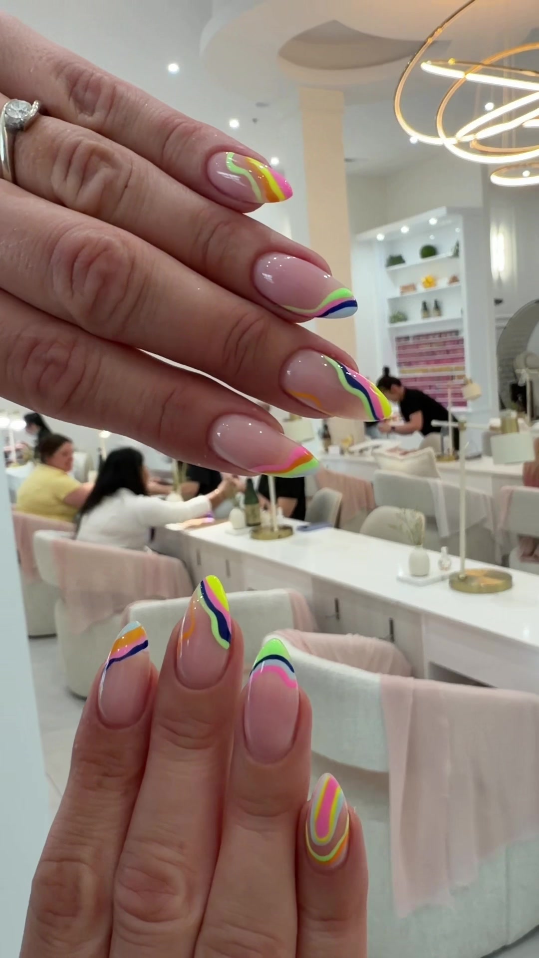 @velvet nails kw
