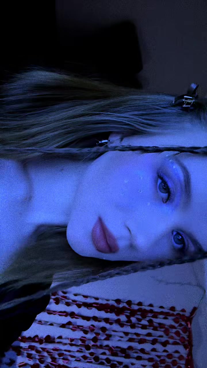 @_lisa23_