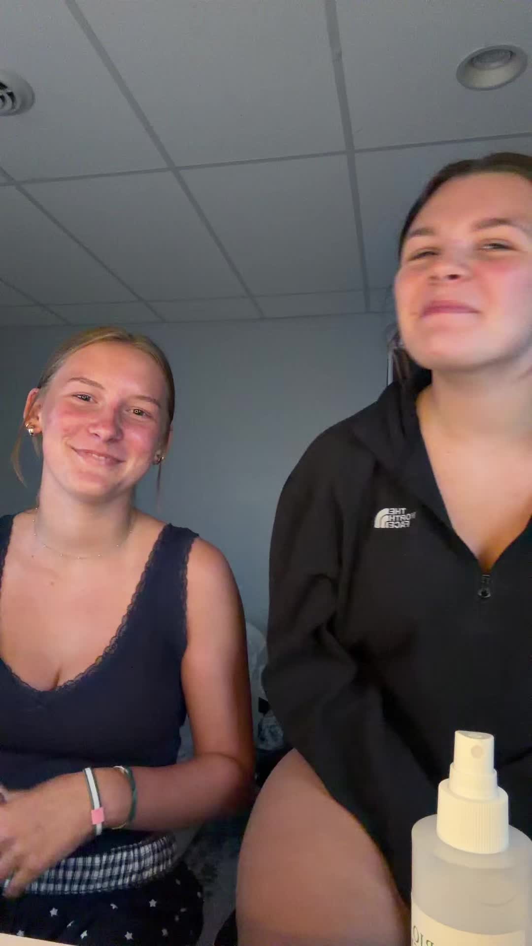@itsbri_andlexi