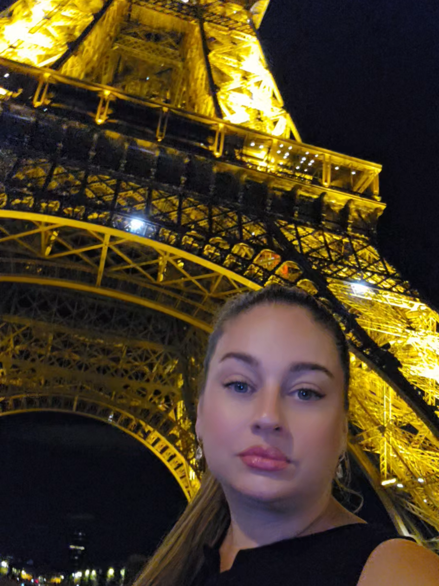 @Isalicious in Paris🇷🇪🇳🇴