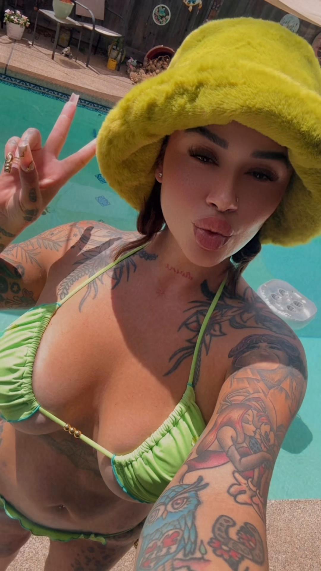 @AshMarie