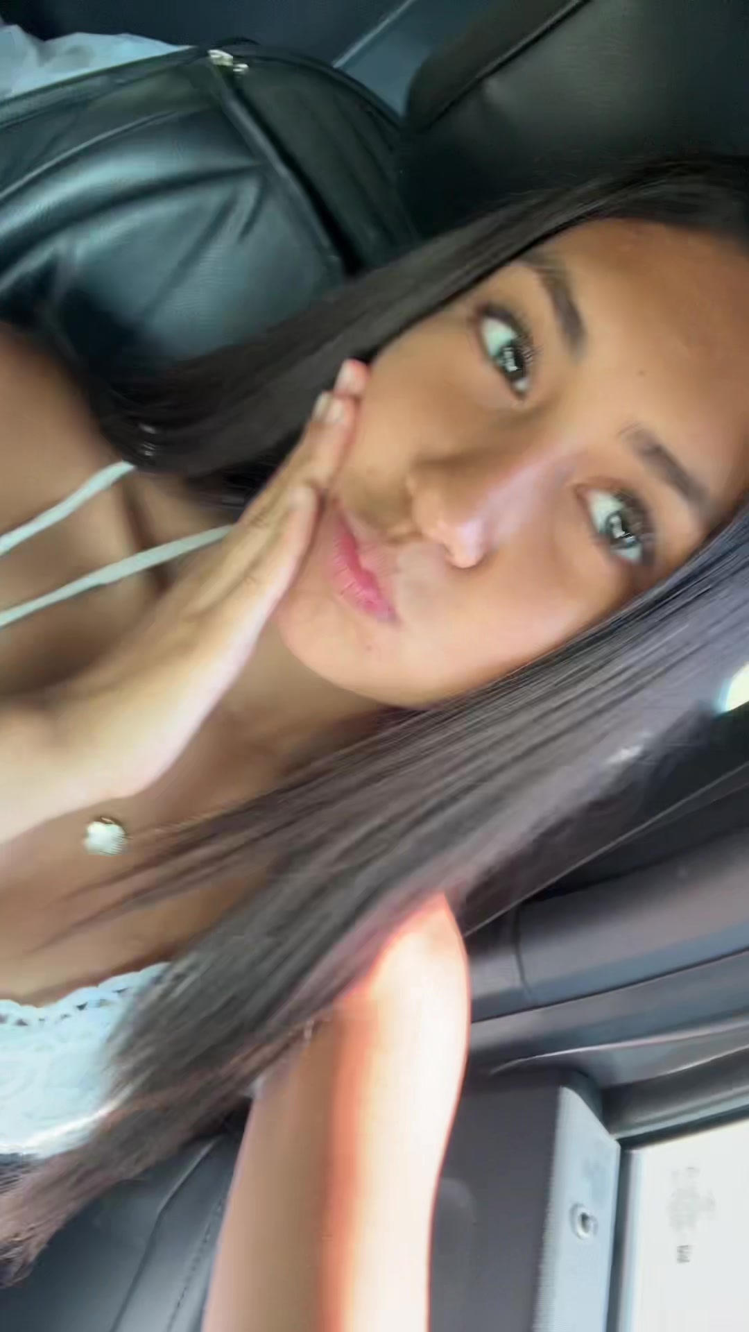 @⊱✿⊰